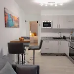 Modern With Wifi And Ac Tías