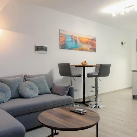 Modern With Wifi And Ac