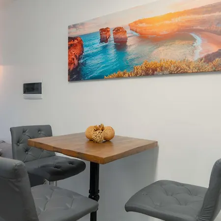 Modern With Wifi And Ac Apartment