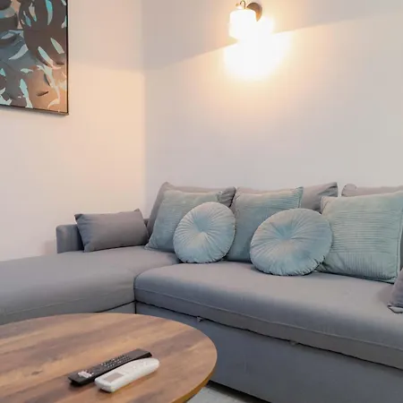 Modern With Wifi And Ac * Tías