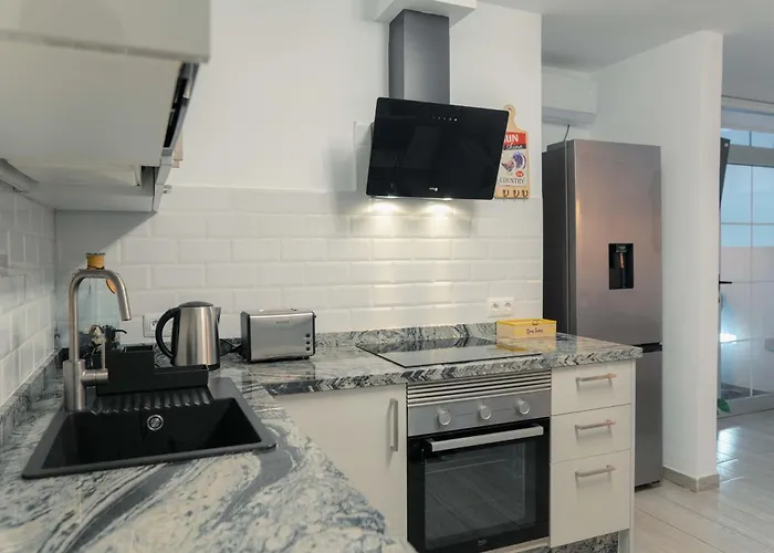 Apartment Modern With Wifi And Ac Tias