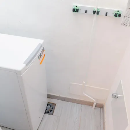 Apartman Modern With Wifi And Ac