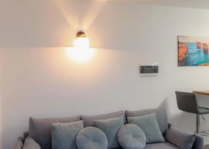 Apartman Modern With Wifi And Ac